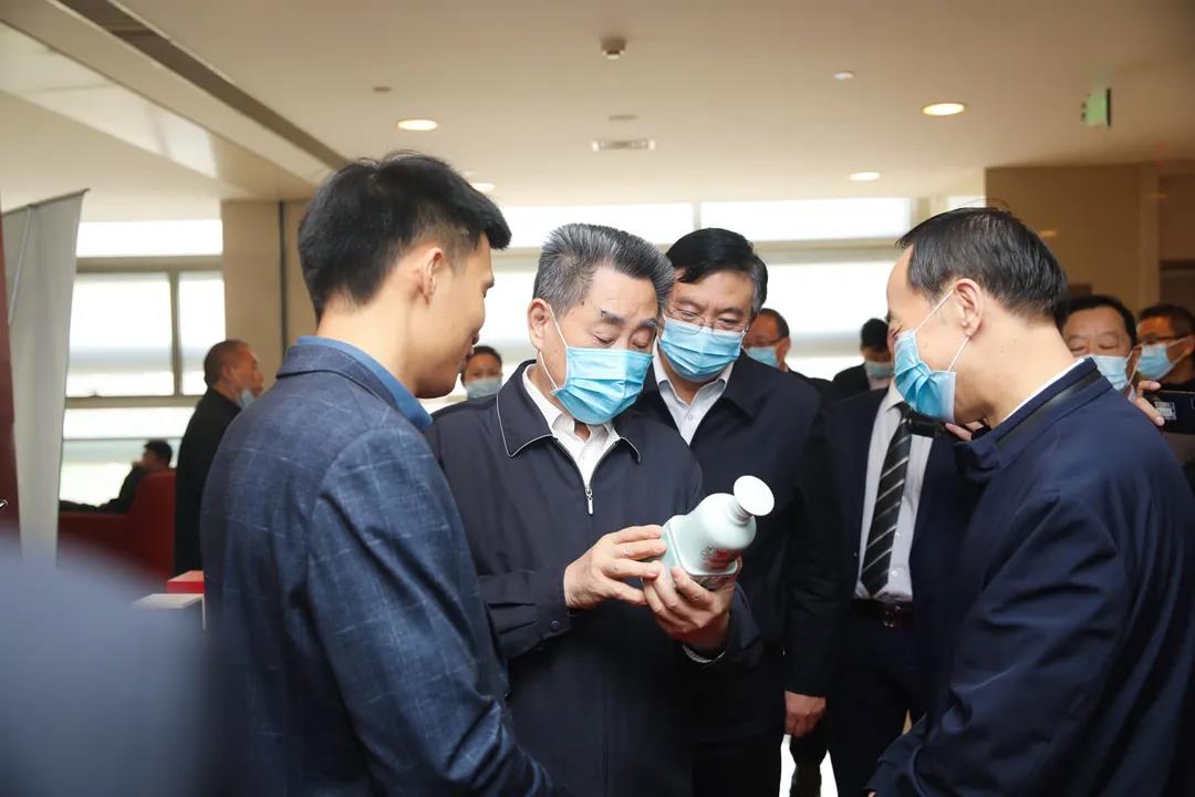 醉美豫酒！蔡洪坊酒業(yè)攜戰(zhàn)略新品手釀大師亮相三門(mén)峽