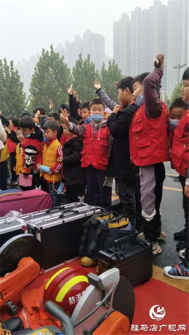 電視臺(tái)星主播走進(jìn)示范區(qū)消防大隊(duì)零距離學(xué)習(xí)消防安全知識(shí)