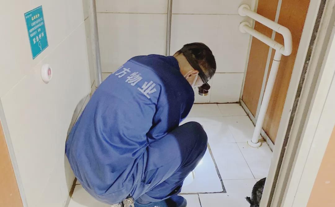 駐馬店市中心醫(yī)院趙維新：三十年不怕苦和累，勤懇做好維修工