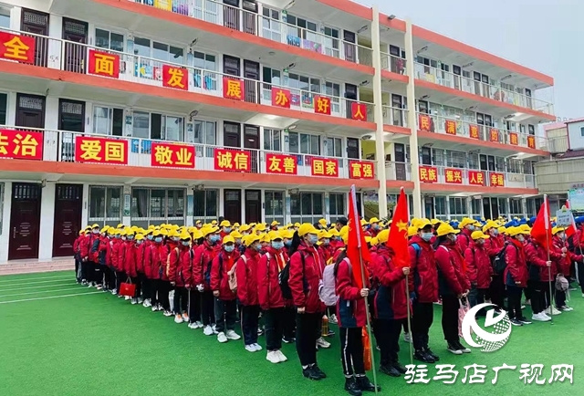 駐馬店市第十小學(xué)開展“傳承紅色基因、做時代好少年”實踐活動