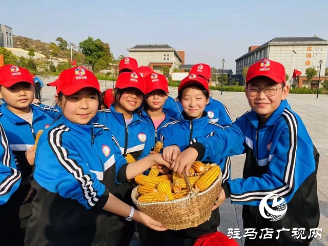 駐馬店第十八中學(xué)開展“傳承紅色基因，做新時(shí)代好少年”主題實(shí)踐活動(dòng)