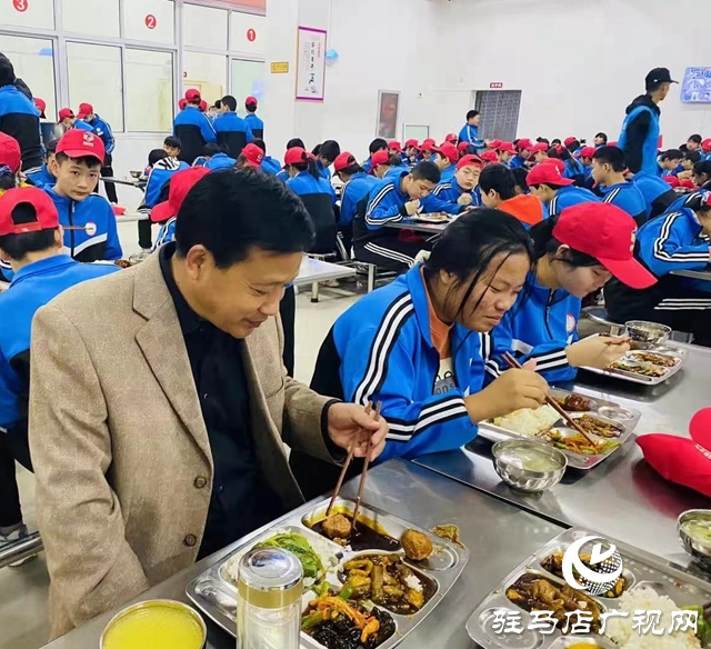 駐馬店第十八中學(xué)開展“傳承紅色基因，做新時(shí)代好少年”主題實(shí)踐活動(dòng)