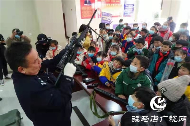 正陽縣公安局舉行系列活動(dòng)慶祝首個(gè)中國人民警察節(jié)