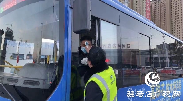 嚴把安全關，市公交公司對駕駛員上崗前進行酒精測試