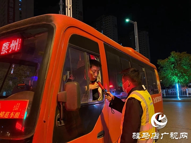 嚴把安全關，市公交公司對駕駛員上崗前進行酒精測試