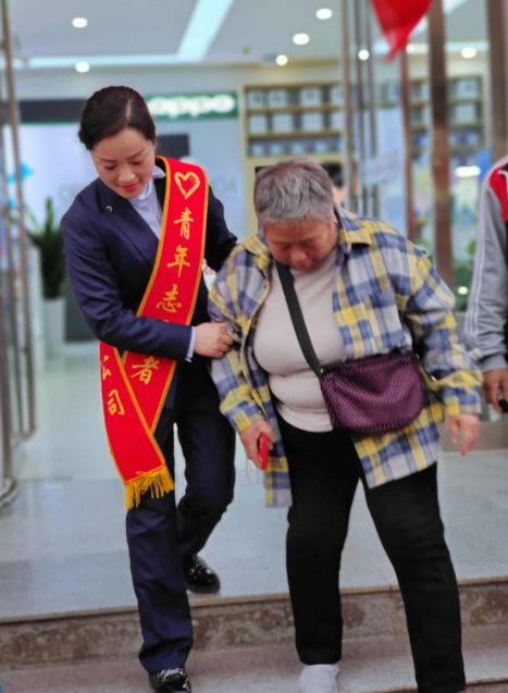 5G時(shí)代！駐馬店移動(dòng)服務(wù)“銀發(fā)一族”，“移”心“移“意在行動(dòng)！