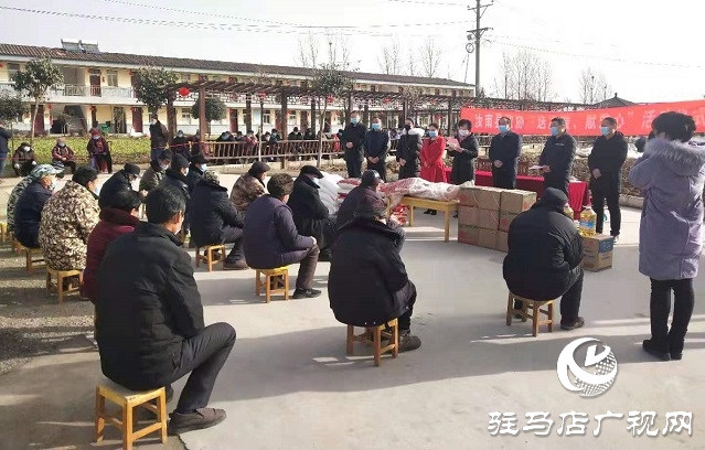 汝南縣政協(xié)慰問(wèn)組到三橋鎮(zhèn)敬老院開展“送溫暖、獻(xiàn)愛心”活動(dòng)