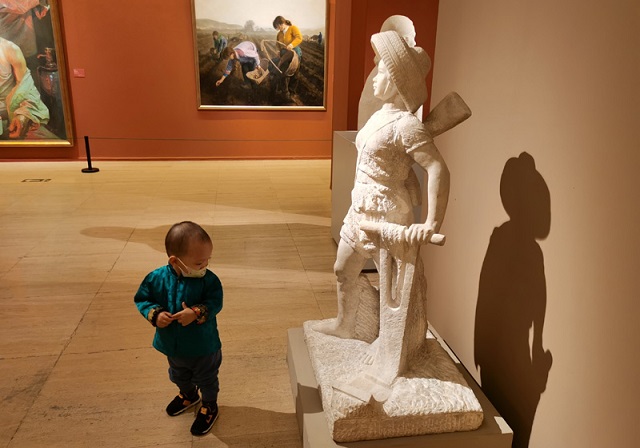 過新年，中國美術(shù)館為觀眾送“福”