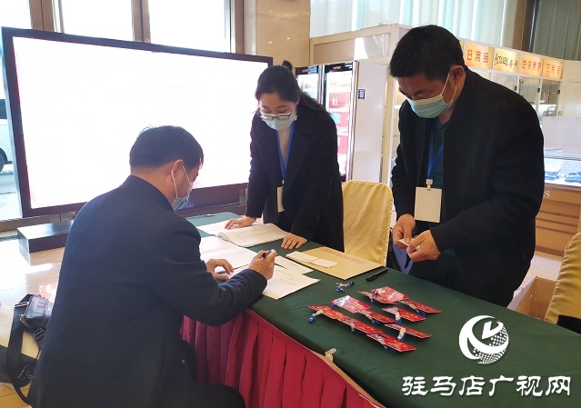 懷揣良策 肩負(fù)使命！出席市政協(xié)四屆六次會(huì)議的委員們陸續(xù)報(bào)到