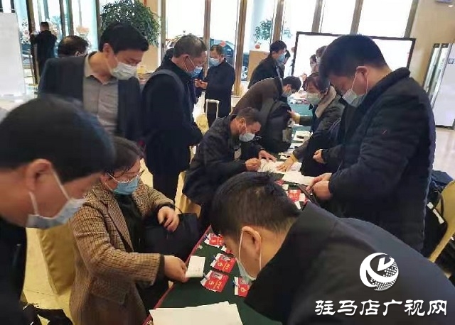 懷揣良策 肩負(fù)使命！出席市政協(xié)四屆六次會(huì)議的委員們陸續(xù)報(bào)到