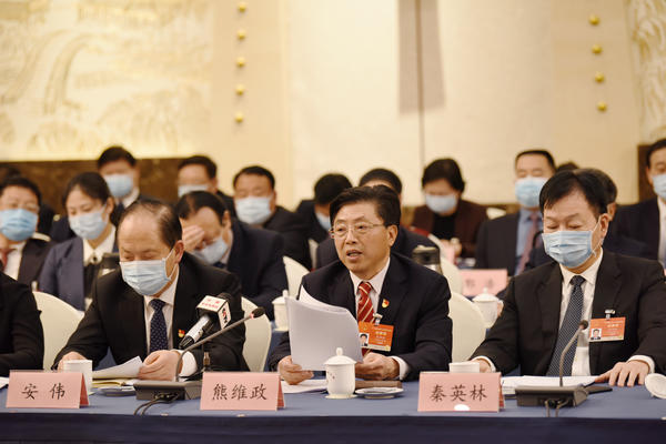 【大河網(wǎng)景】河南代表團舉行全體會議審議政府工作報告