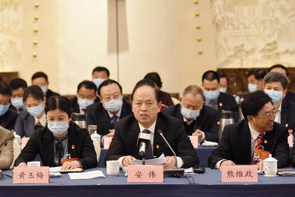 【大河網(wǎng)景】河南代表團舉行全體會議審議政府工作報告