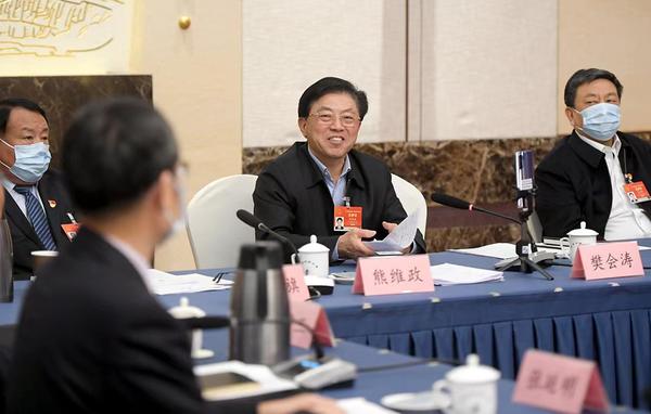 河南代表團(tuán)審議“兩高”報(bào)告、關(guān)于政府工作報(bào)告等四個(gè)決議草案