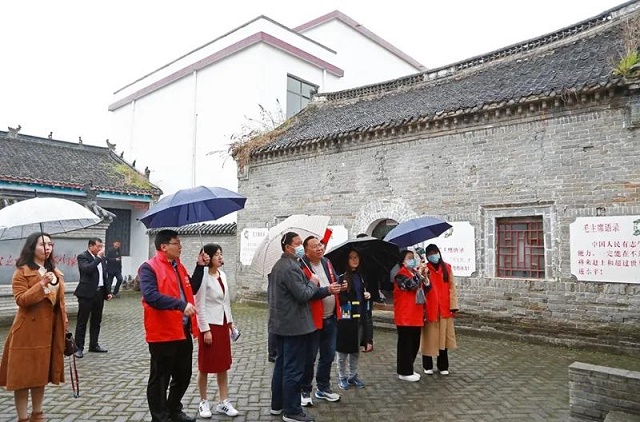 中央省市新聞媒體走進(jìn)駐馬店驛城區(qū)開(kāi)展集中采訪報(bào)道活動(dòng)