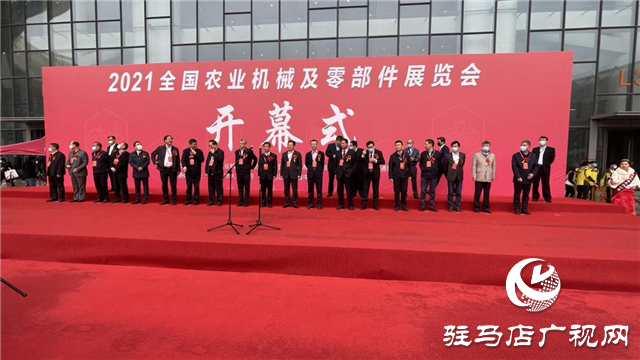  “農(nóng)有王”震撼亮相全國(guó)農(nóng)機(jī)展覽會(huì)