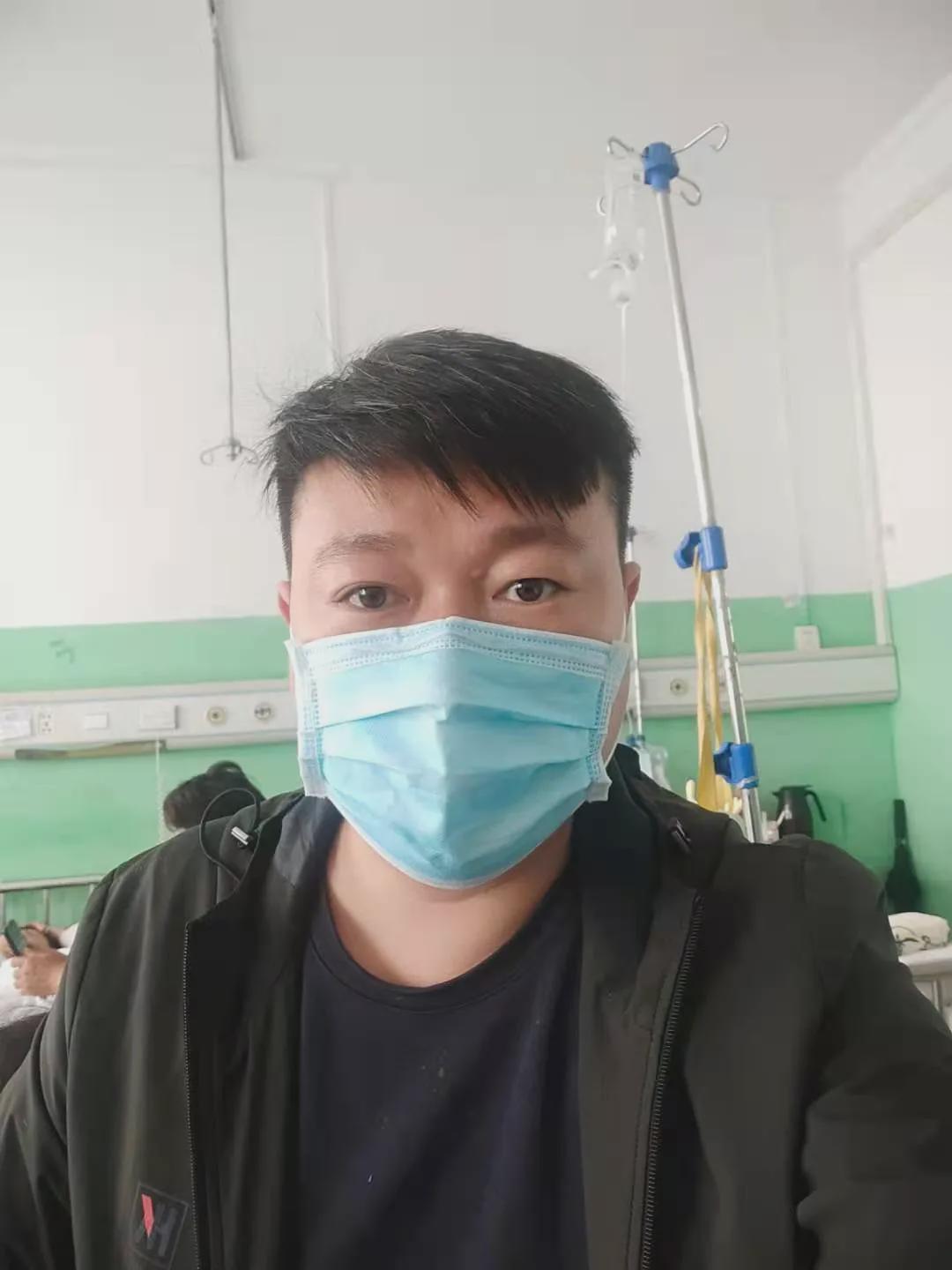 凌晨，他光腿赤腳沖進(jìn)醫(yī)院……