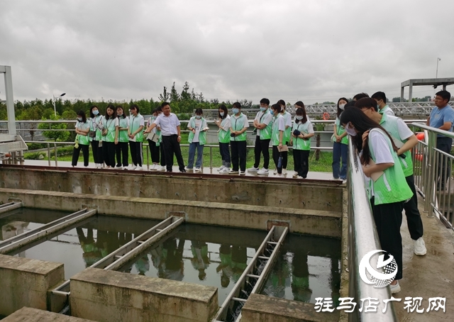 黃淮學(xué)院暑期實(shí)踐團(tuán)到駐馬店市第三污水處理廠(chǎng)參觀踐學(xué)
