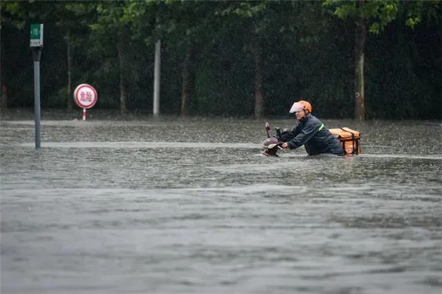 河南暴雨，“大家都很團結(jié)”！