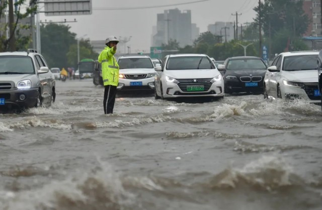 告急！河南新鄉(xiāng)41地遭遇特大暴雨，安陽全市公交停運