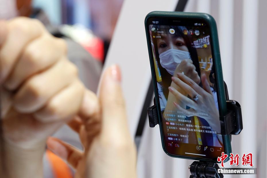 “雙11”，為何近30萬(wàn)年輕人對(duì)“買買買”說不？