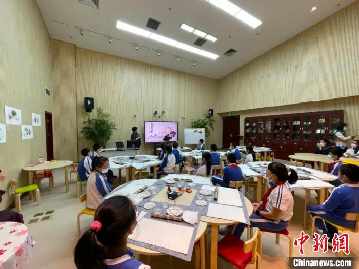 國博珍貴館藏亮相深圳 展現(xiàn)中國古代“士大夫”風貌
