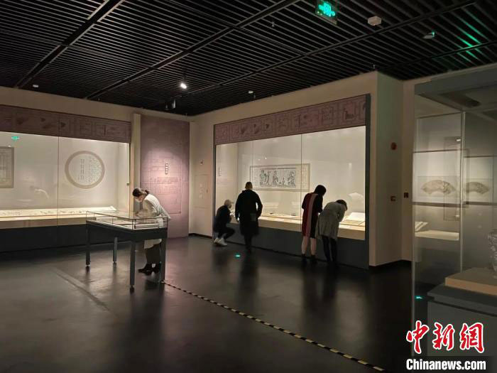 國博珍貴館藏亮相深圳 展現(xiàn)中國古代“士大夫”風貌