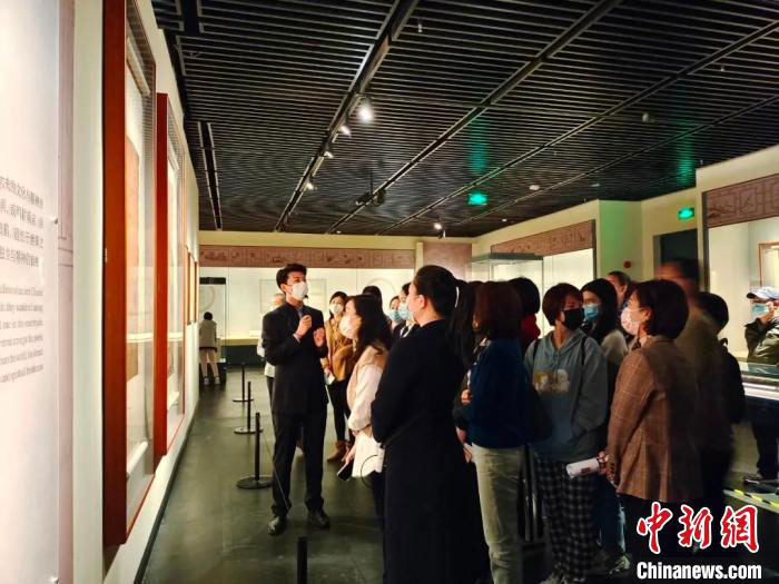 國博珍貴館藏亮相深圳 展現(xiàn)中國古代“士大夫”風貌