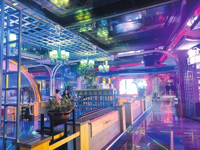 KTV，已被年輕消費(fèi)者“拋棄”？鄭州某店長(zhǎng)：現(xiàn)在生意“一塌糊涂”