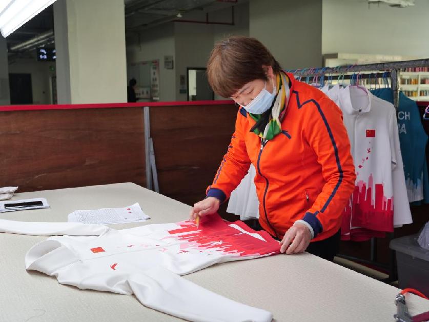 走近冬奧丨 “刀槍不入”的冬奧比賽服是怎樣煉成的？
