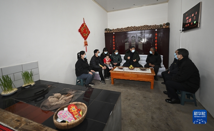 習(xí)近平春節(jié)前夕赴山西看望慰問基層干部群眾 向全國(guó)各族人民致以美好的新春祝福 祝各族人民幸福安康祝偉大祖國(guó)繁榮富強(qiáng)