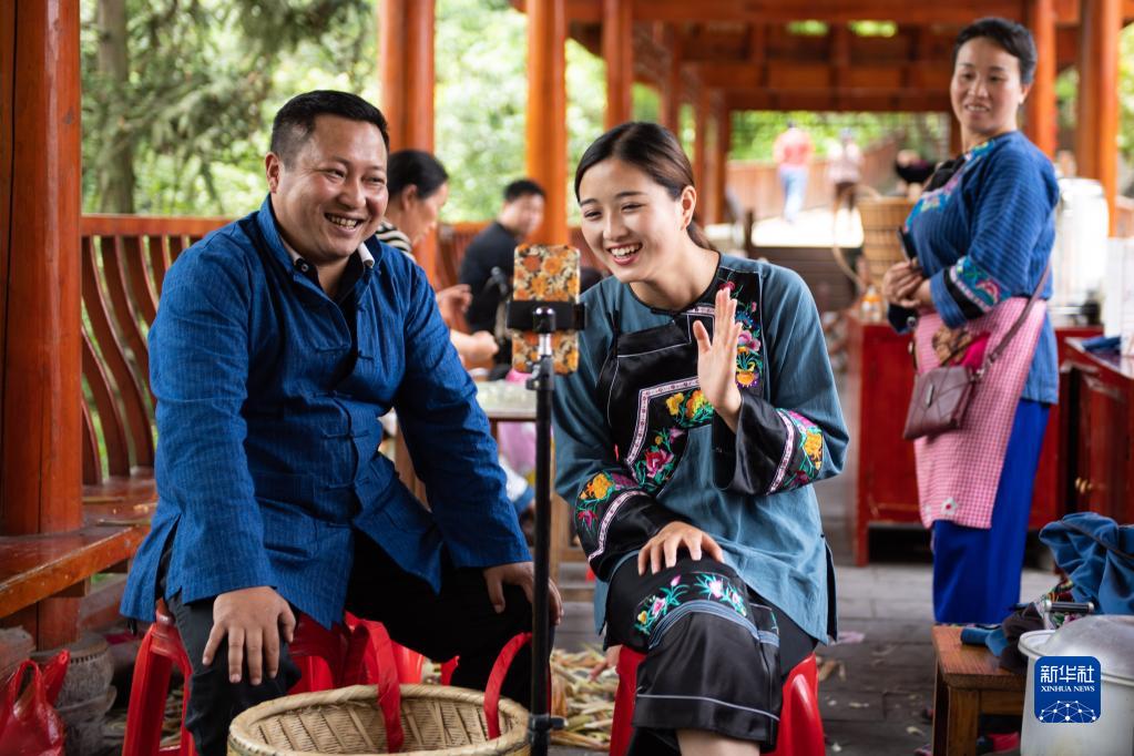 又乘春風浩蕩時——習(xí)近平總書記同全國兩會代表委員共商國是十年紀實