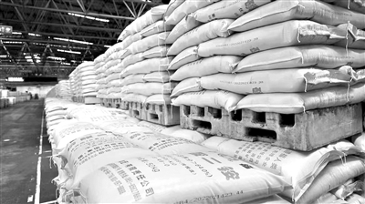 春耕時節(jié)訪磷肥：破解“用的喊貴、賣的喊虧”難題