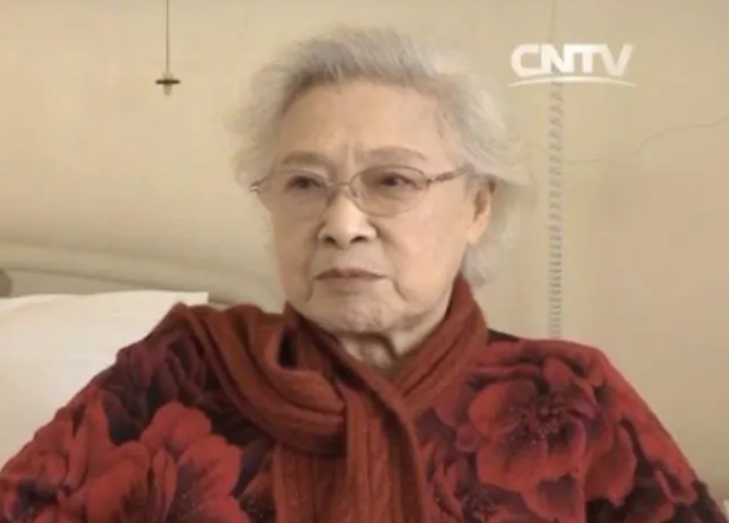 她是壽高百歲的“中國(guó)最美女性”，卻為何甘于跑龍?zhí)祝?></a></p>
		                <div   id="kxi9bvwefu"   class=
