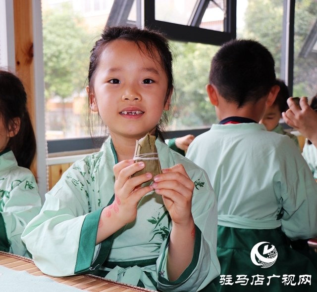 迎端午！駐馬店市實(shí)驗(yàn)幼兒園上演趣味“中國(guó)風(fēng)”