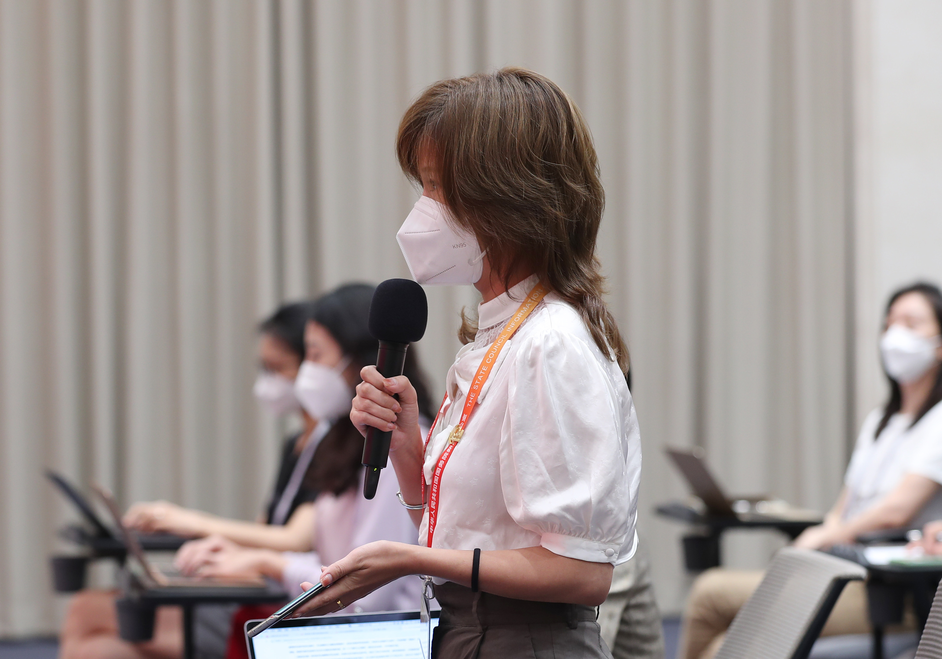 “中國這十年”系列主題新聞發(fā)布會 最高法:堅決反對家庭暴力已發(fā)出人身安全保護令近1.1萬份