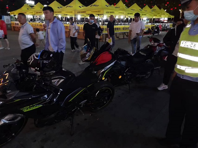 百日行動 | 駐馬店交警嚴查“飆車炸街黨” ！