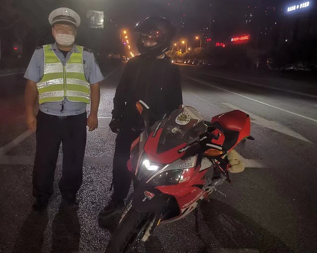 百日行動 | 駐馬店交警嚴查“飆車炸街黨” ！