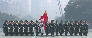 今天，我們跟隨習(xí)近平總書記一起致敬英雄！