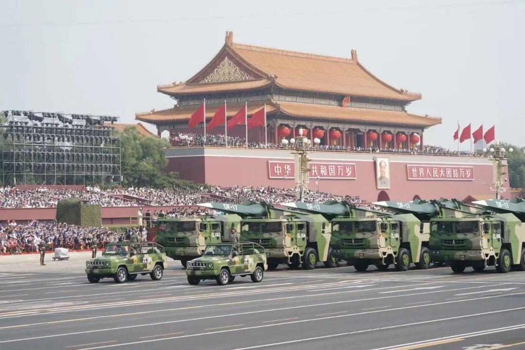彩色超清！重溫15次國慶閱兵珍貴畫面