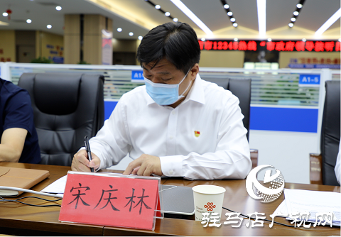 【走進(jìn)12345 ·見政】副市長(zhǎng)宋慶林現(xiàn)場(chǎng)接聽12345政務(wù)服務(wù)便民熱線