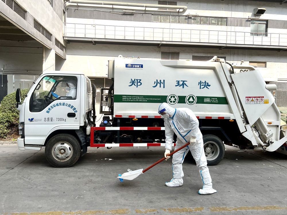 直擊鄭州富士康一線(xiàn)丨清潔衛(wèi)士來(lái)增援了，整潔的家在歸來(lái)