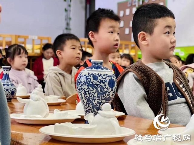 駐馬店市實(shí)驗(yàn)幼兒園開(kāi)展推門(mén)聽(tīng)課活動(dòng)