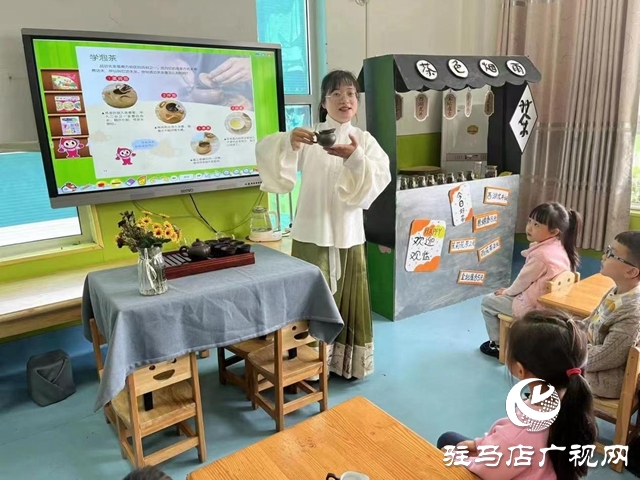 駐馬店市實(shí)驗(yàn)幼兒園開(kāi)展推門(mén)聽(tīng)課活動(dòng)