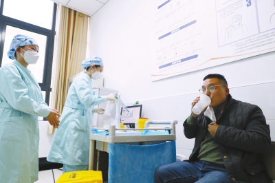 河南首批吸入式新冠疫苗開始接種 對大家關(guān)心的10個問題，記者采訪相關(guān)專家進行權(quán)威解答