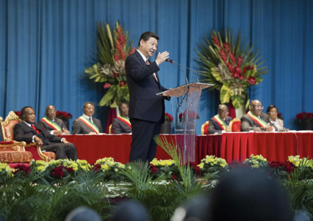 來自非洲的“馬尼奧克”，藏在薩蘇贈(zèng)給習(xí)近平的油畫里