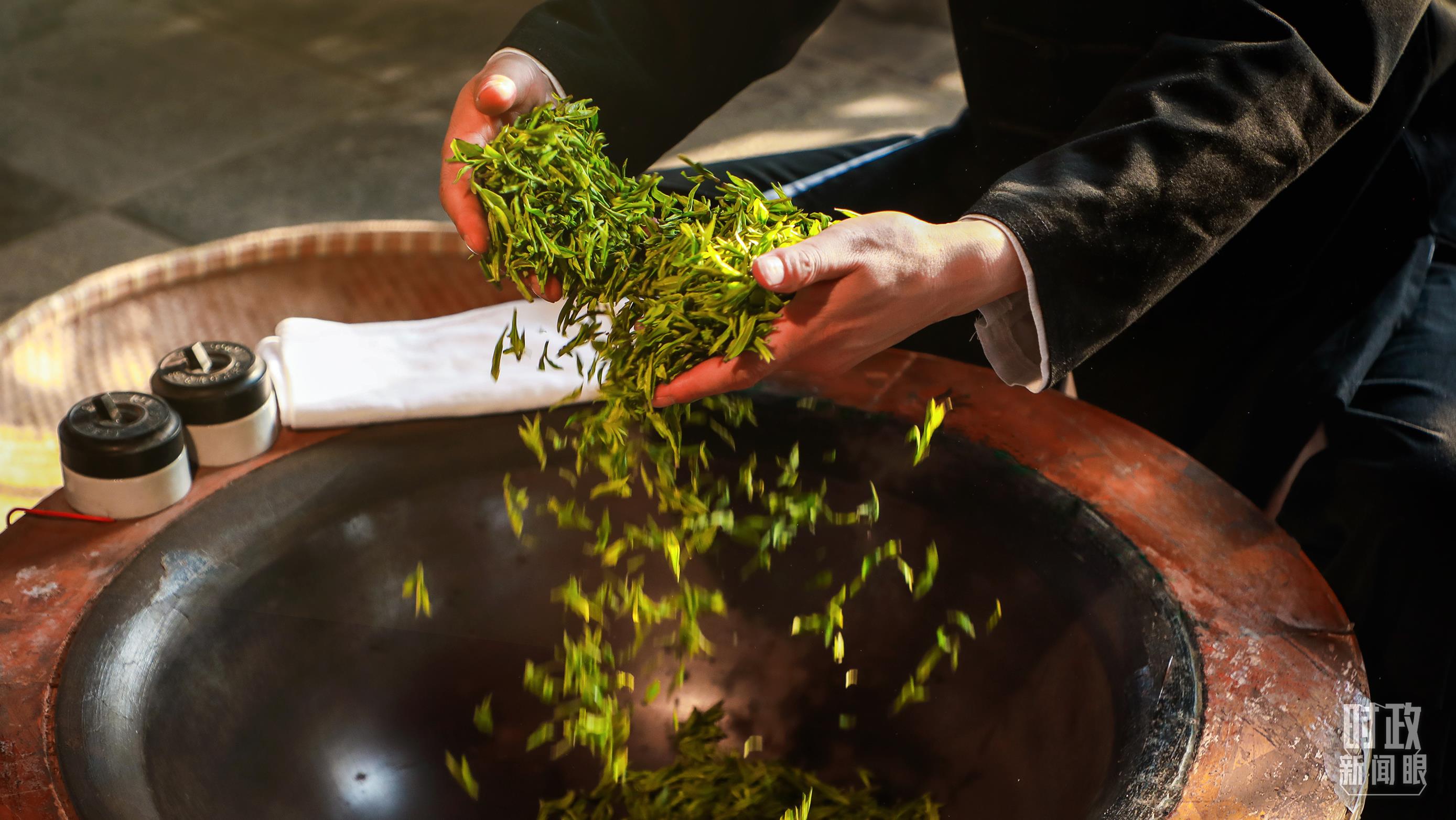 時政新聞眼丨在中央農(nóng)村工作會議上，習(xí)近平這樣部署建設(shè)農(nóng)業(yè)強(qiáng)國
