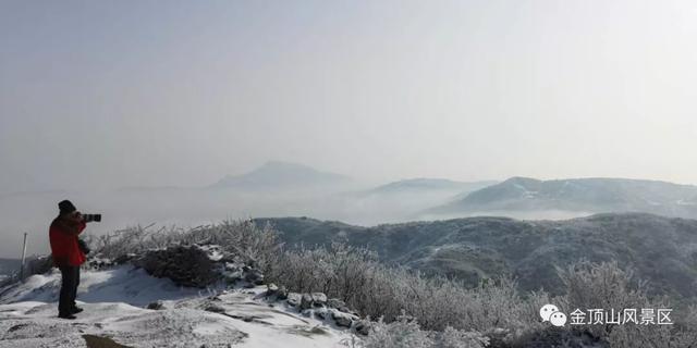 「金頂●冬雪」忽如一夜春風(fēng)來，千樹萬樹梨花開