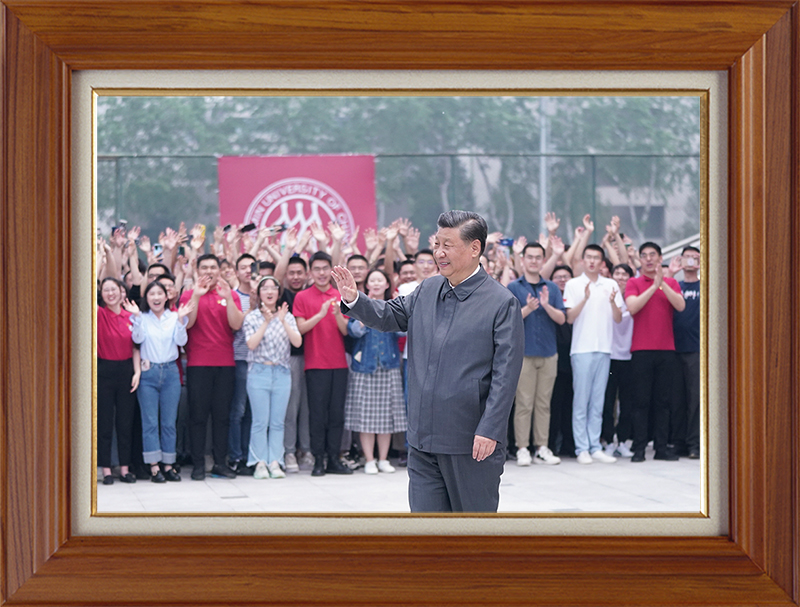 聆聽新年賀詞，讀懂相框里的故事