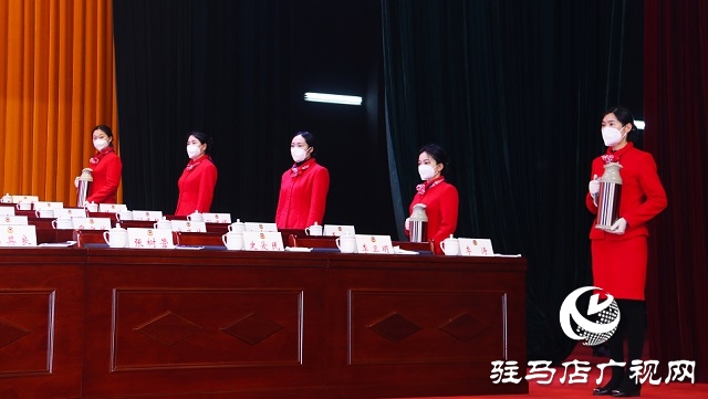 “兩會(huì)”花絮|跟隨鏡頭去看看這些幕后的身影(組圖)