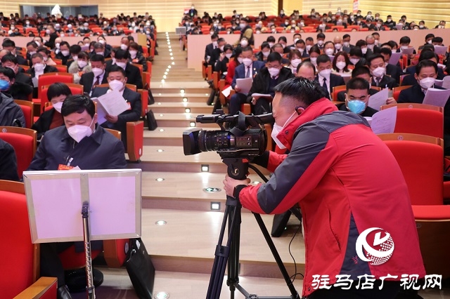 “兩會(huì)”花絮|跟隨鏡頭去看看這些幕后的身影(組圖)